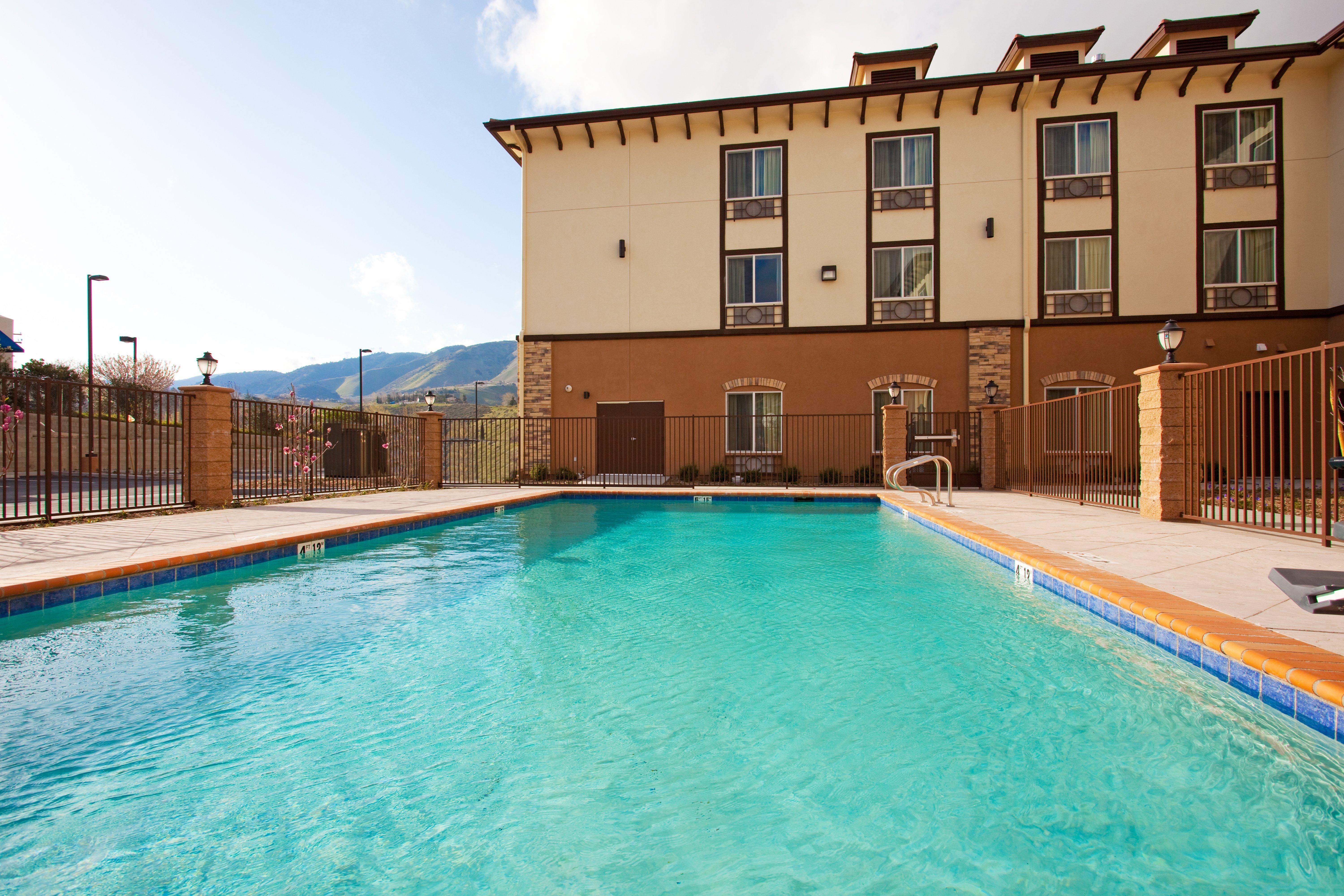 Holiday Inn Express & Suites Frazier Park By Ihg Lebec Bagian luar foto