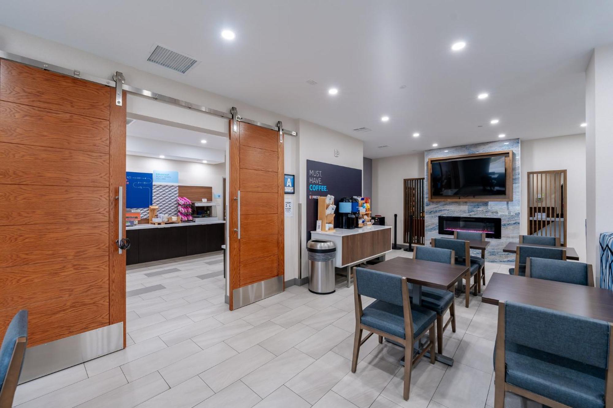 Holiday Inn Express & Suites Frazier Park By Ihg Lebec Bagian luar foto
