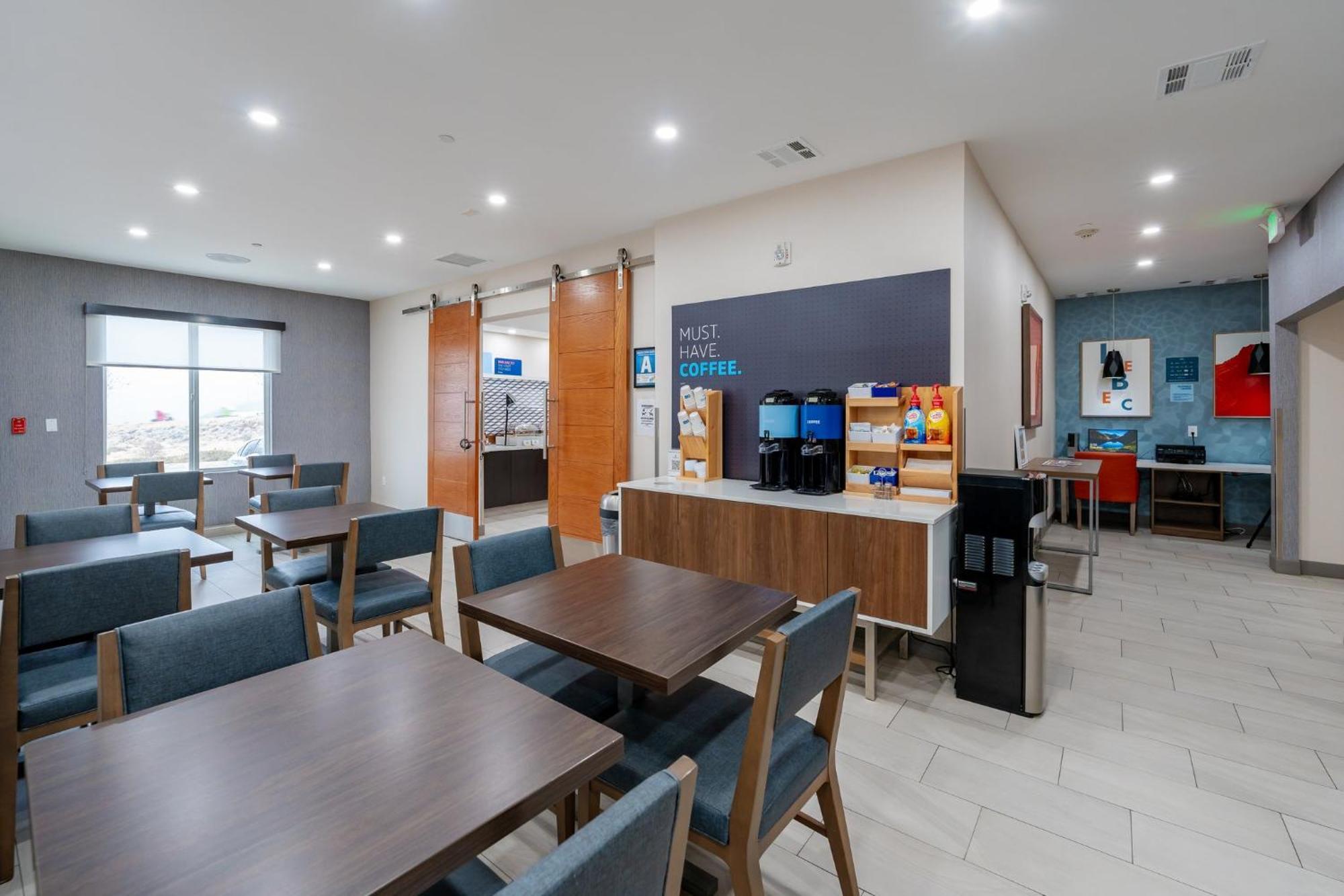 Holiday Inn Express & Suites Frazier Park By Ihg Lebec Bagian luar foto